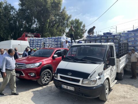 Adana'da soya üreticilerine tohum dağıtıldı
