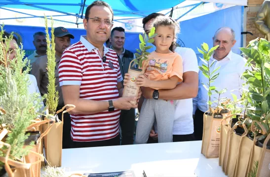 Bakan Yardımcısı Gizligider, Gökçeada ve Bozcaada'daki organik tarım çalışmalarını değerlendirdi: