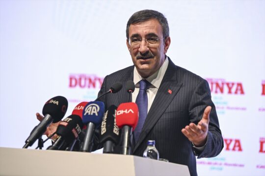 Cumhurbaşkanı Yardımcısı Yılmaz, canlı yayında soruları yanıtladı