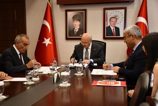 Adana'da yeni evleneceklere ve ailelere, mobilya ve beyaz eşyada indirim sağlanacak