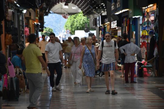 “Marella Explorer” kruvaziyeri Marmaris'e 1896 turist getirdi