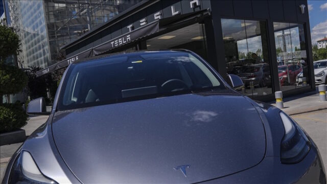Tesla kan kaybediyor!