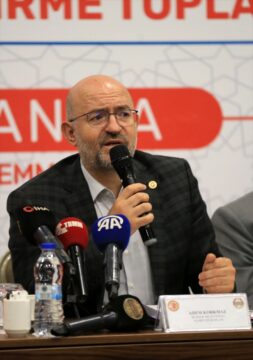TBMM Zirai Don Olayını Araştırma Komisyonu üyeleri, Manisa'daki üzüm bağlarında incelemelerde bulundu