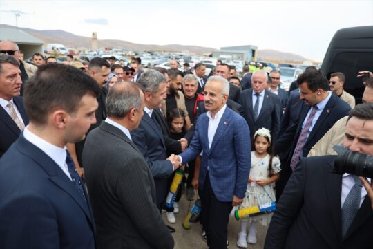 Bakan Uraloğlu, Bayburt-Gümüşhane Havalimanı inşaatında incelemelerde bulundu
