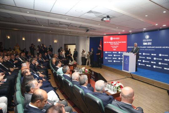 Ticaret Bakanı Ömer Bolat, ağustos ayı dış ticaret verilerini açıkladı