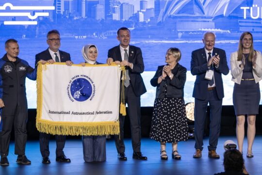 Sydney’de gerçekleşen devir teslim töreninin ardından Türkiye 2026 Uzay Kongresi'ne ev sahipliği yapacak