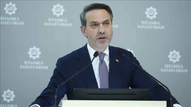 Bakan Bayraktar, Türkiye’de kurulu güneş ve rüzgar gücünün 30 milyar dolar yatırıma karşılık geldiğini söyledi