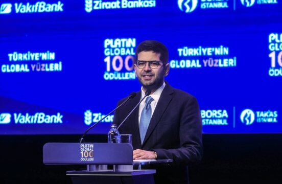 Cumhurbaşkanlığı Yatırım ve Finans Ofisi Başkanı Dağlıoğlu, “Platin Global 100 Ödülleri” etkinliğinde konuştu: