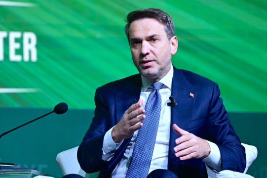 Bayraktar, Türkiye'nin 10 milyar metreküp gaz ihraç kapasitesi bulunduğunu bildirdi: