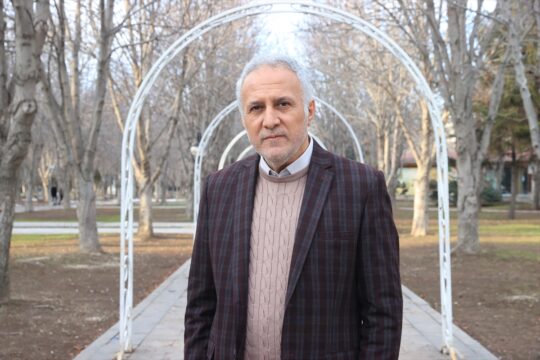 Pet şişeyi açamayan da çatalın tabakta çıkardığı sesten rahatsız olan da şikayet etti