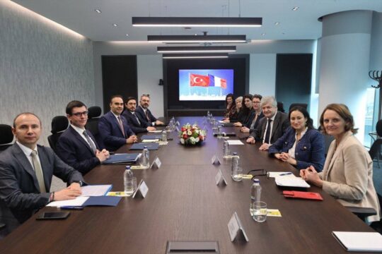 Bakan Kacır, Fransa Dış Ticaret ve Yatırımlardan Sorumlu Bakanı Forissier ile bir araya geldi: