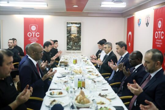 Çağrı Bey sondaj gemisi ilk görev yeri Somali'ye uğurlandı