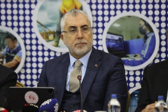 Çalışma ve Sosyal Güvenlik Bakanı Işıkhan, Şanlıurfa'da iş insanlarıyla bir araya geldi: