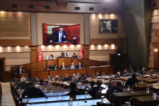 İBB Meclisinde toplu ulaşıma yüzde 20 zam yapıldı