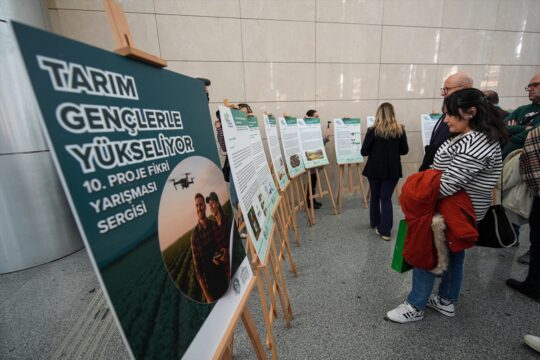 “Tarım Gençlerle Yükseliyor Proje Fikri Yarışması”nın kazananlarına ödül